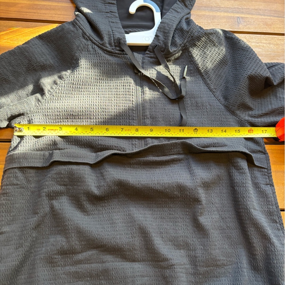 Black Lululemon Hoodie Quarter Zip Women’s Size Small? - Picture 10 of 10
